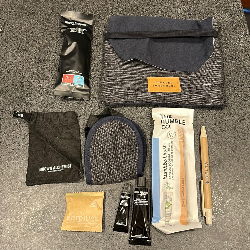 Delta Travel Case w Accessories & Grown Alchemist